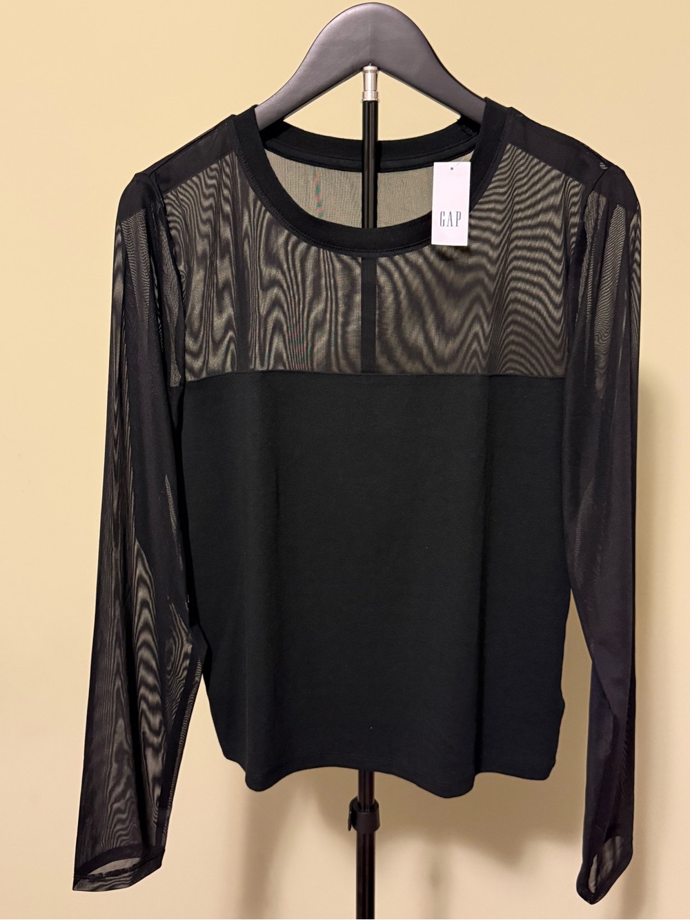 NWT GAP Women's Black Mesh Panel Long-Sleeve Top (18" P2P)